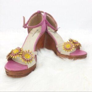 Il Cammino Women's Pink Leather Wedge Heel With Daisy Flower Detail Size 8